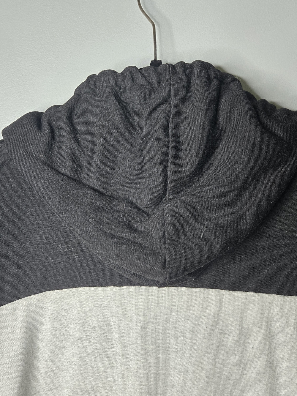 Women’s Large Fleece Lined Colorblock Pullover Hoodie Black Gray Kangaroo Pocket - Picture 5 of 5